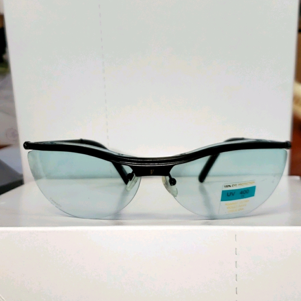 Fashion shield sunglasses 🕶